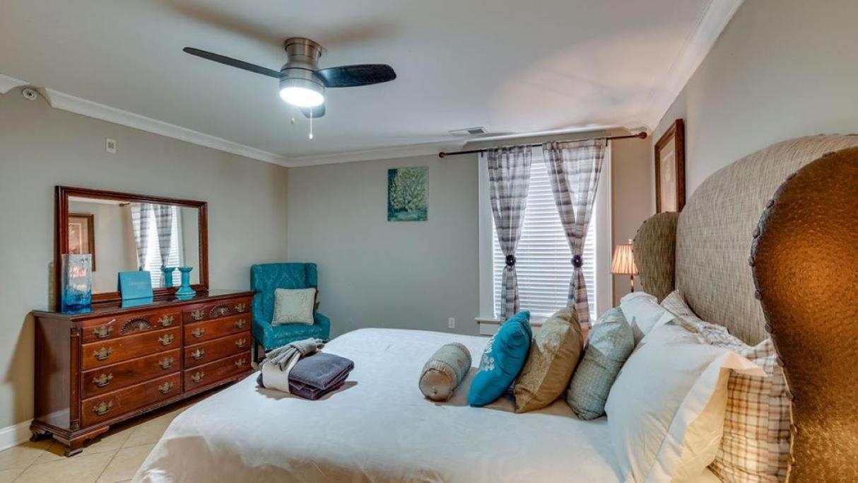 4 Bedroom Beauty Steps From The River سافانا المظهر الخارجي الصورة